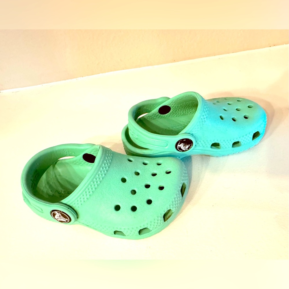 Crocs toddler size 5c